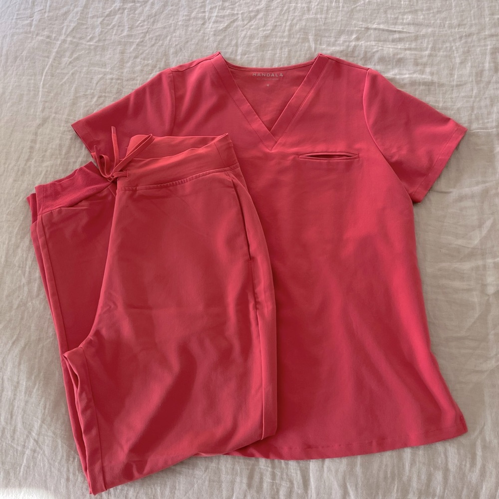 Mandala scrub set Medium high rise pant one pocket top